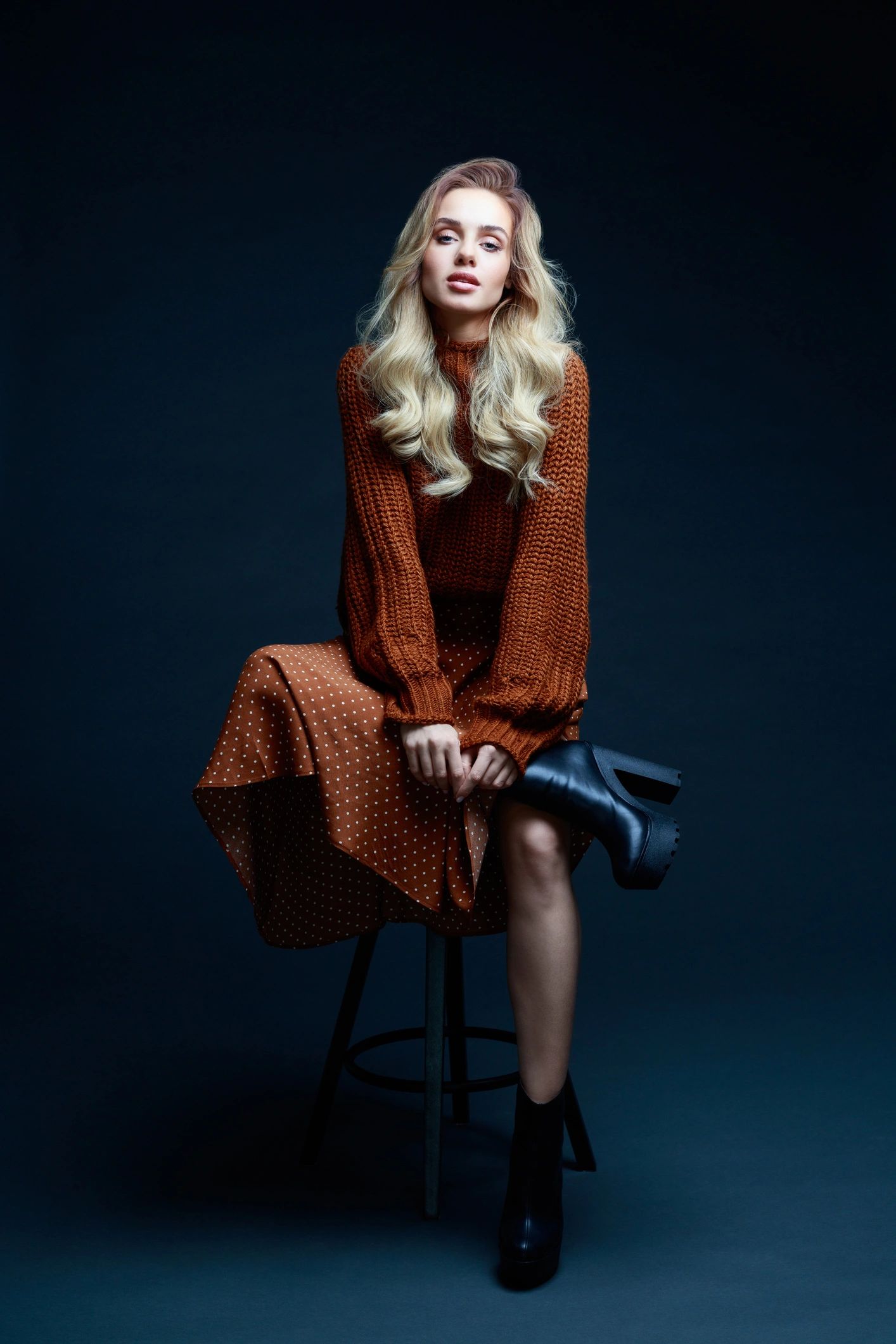 Elegant fashion portrait in brown outfit